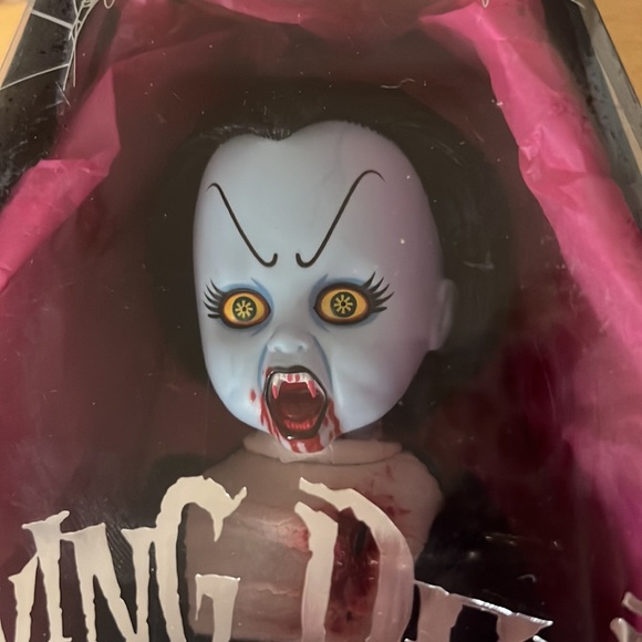 Living Dead Doll Series 3 - Lilith - Picture 2 of 5